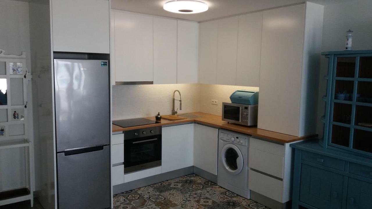 Blue Anchor Apartment Vila Praia de Ancora Ngoại thất bức ảnh